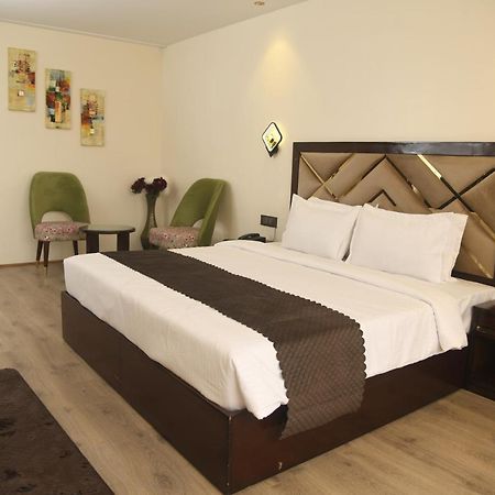 Hotel Cloud Social Shillong Zewnętrze zdjęcie