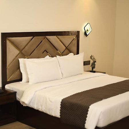 Hotel Cloud Social Shillong Zewnętrze zdjęcie