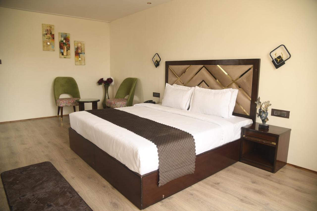 Hotel Cloud Social Shillong Zewnętrze zdjęcie