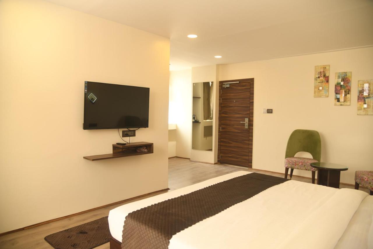 Hotel Cloud Social Shillong Zewnętrze zdjęcie